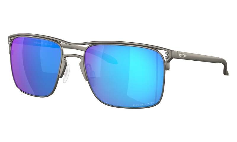 Lunettes de soleil OAKLEY...