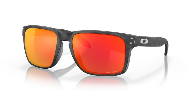 Lunettes de soleil OAKLEY...